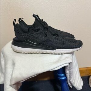 Nike Men's Black and White Sneakers